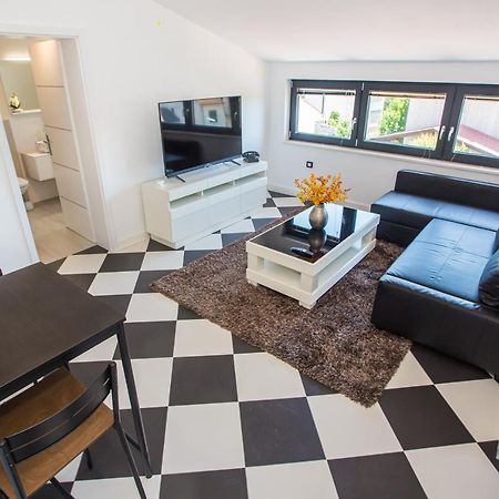 Black & White Apartment Rovinj Exterior photo