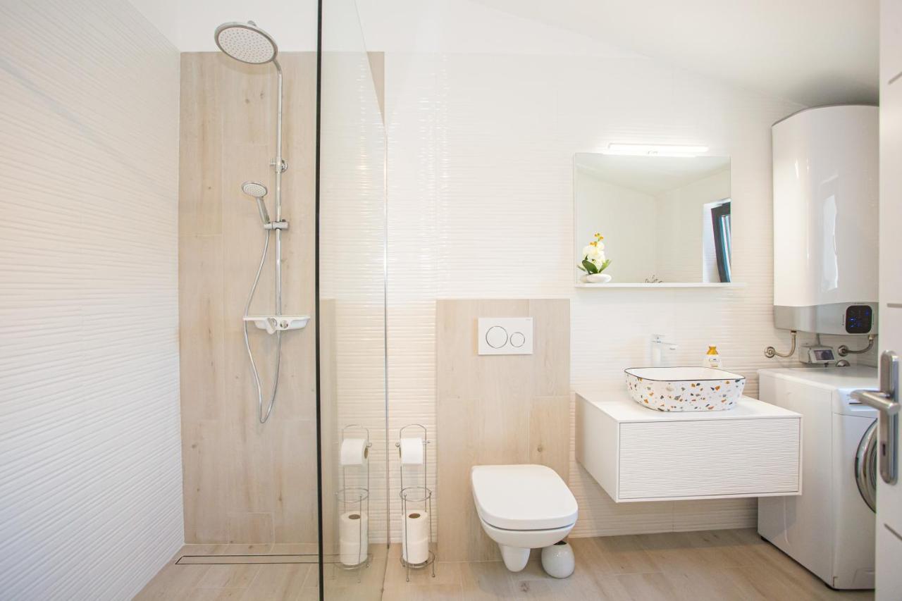 Black & White Apartment Rovinj Exterior photo